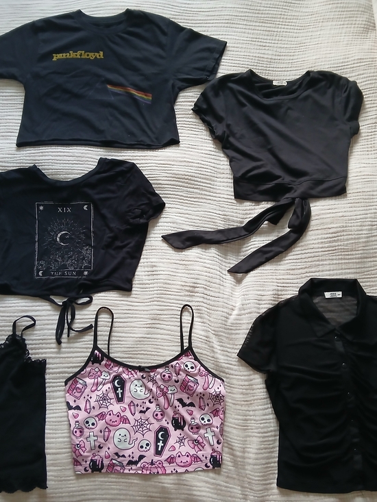 Tops - Women Medium Top Bundle